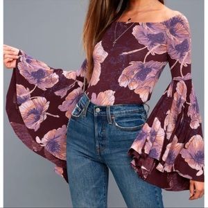 FREE PEOPLE OFF THE SHOULDER FLOWY SLEEVE FLORAL TOP “Mulberry Combo” BOHO